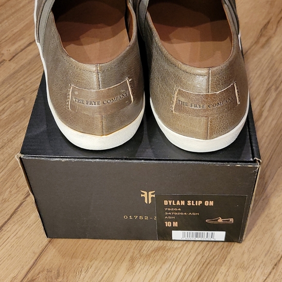 FRYE Leather Slip On - Like New! - Picture 5 of 6